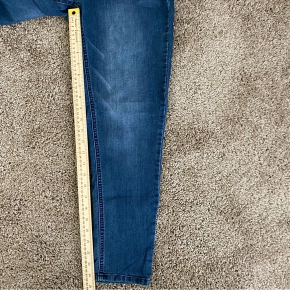 Womens Democracy Jeans Absolution Mid Rise
Skinny Leg Dark Wash Blue Denim - Picture 7 of 10